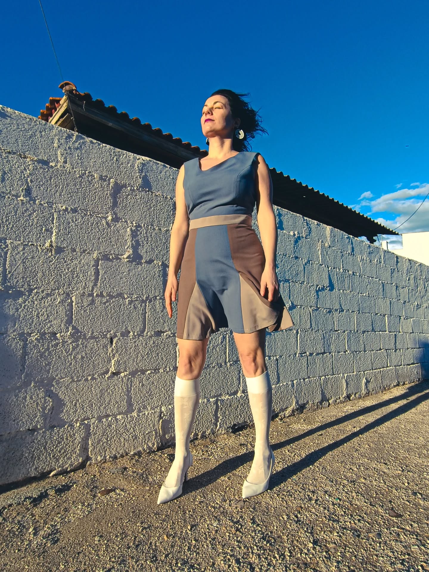 Strong lines. Soft tailoring.
An understated statement.

#SustainableStyle #MadeToMeasure #HandmadeWomenswear #SlowFashion #CustomDesign